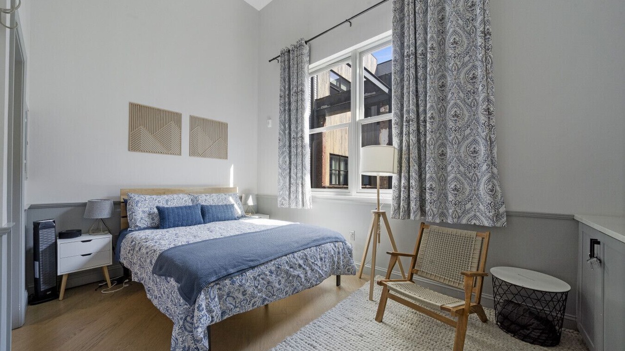 Photo of Bedroom in Central City