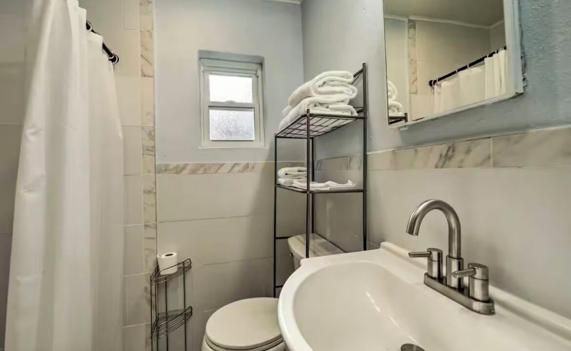 Photo of Bathroom in Maggie Valley