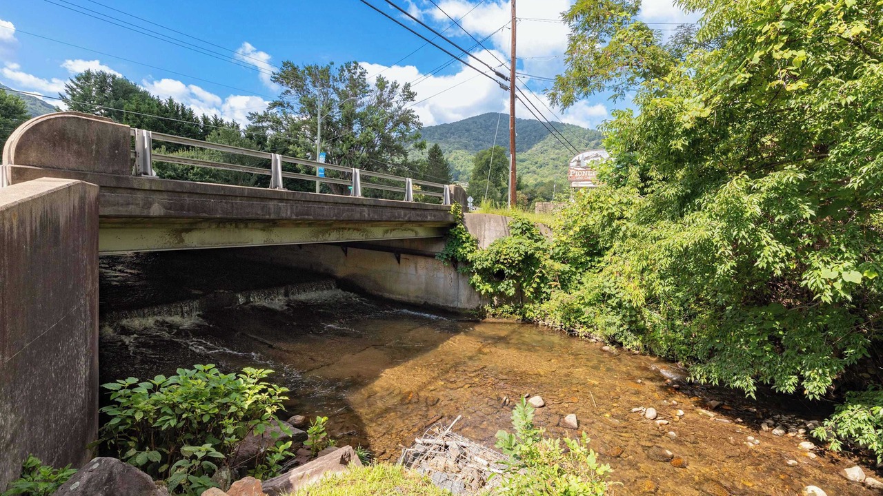 Photo of Others in Maggie Valley