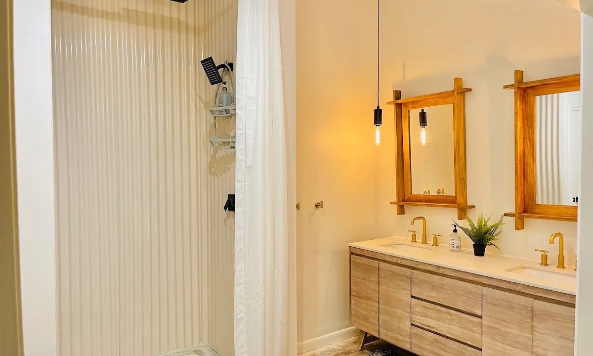 Photo of Bathroom in East Point