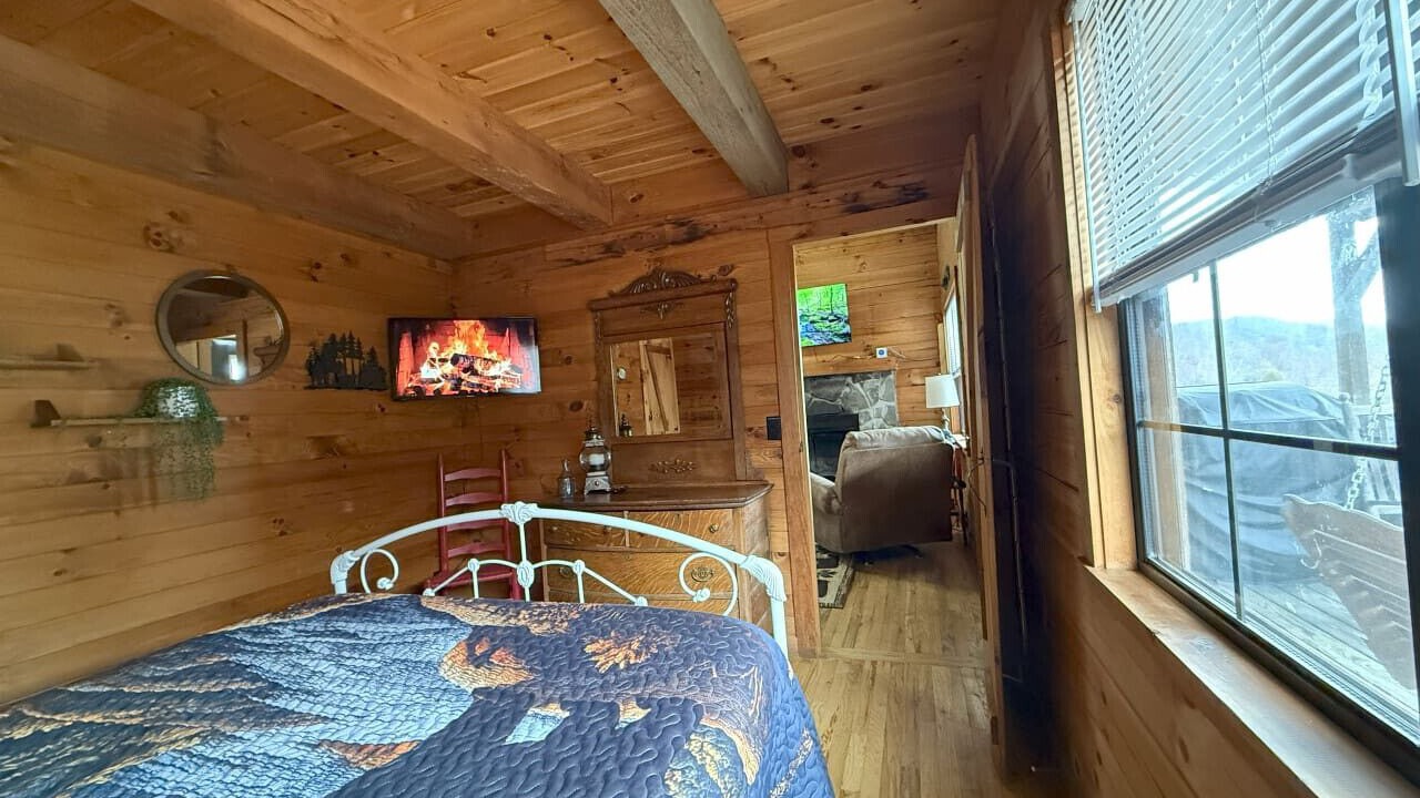 Photo of Bedroom in Maggie Valley
