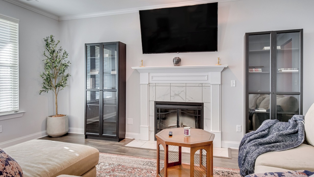 Photo of Livingroom in Canterbury Farms