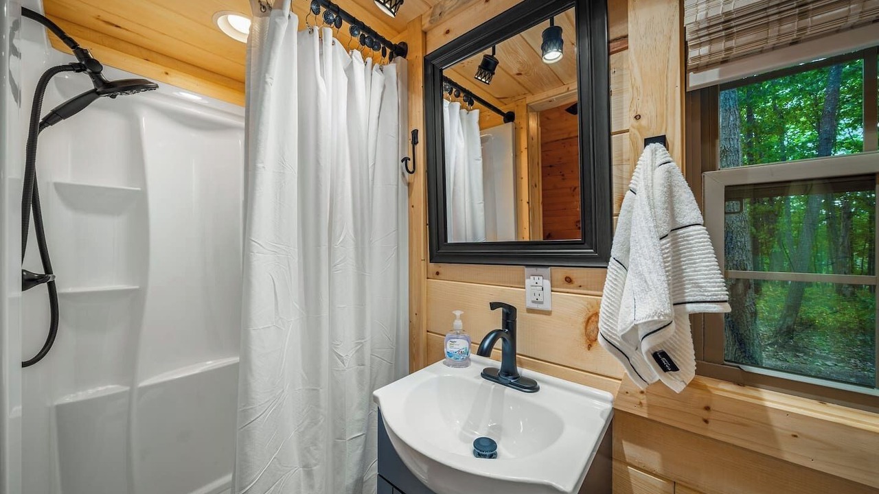 Photo of Bathroom in Mentone