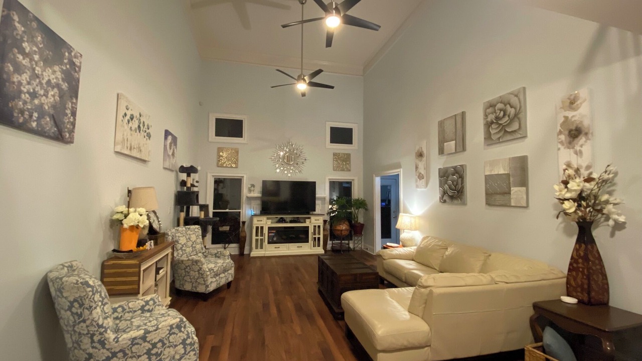 Photo of Livingroom in Martinez
