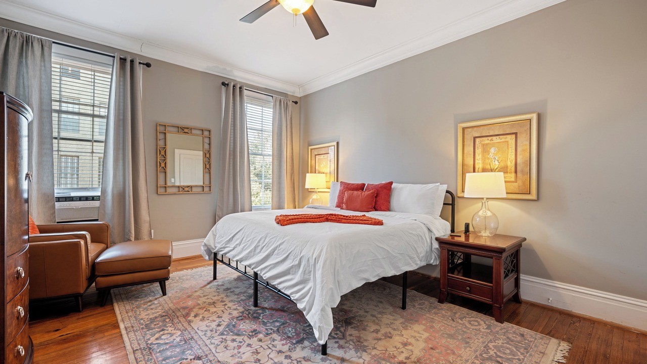 Photo of Bedroom in Historic District - North