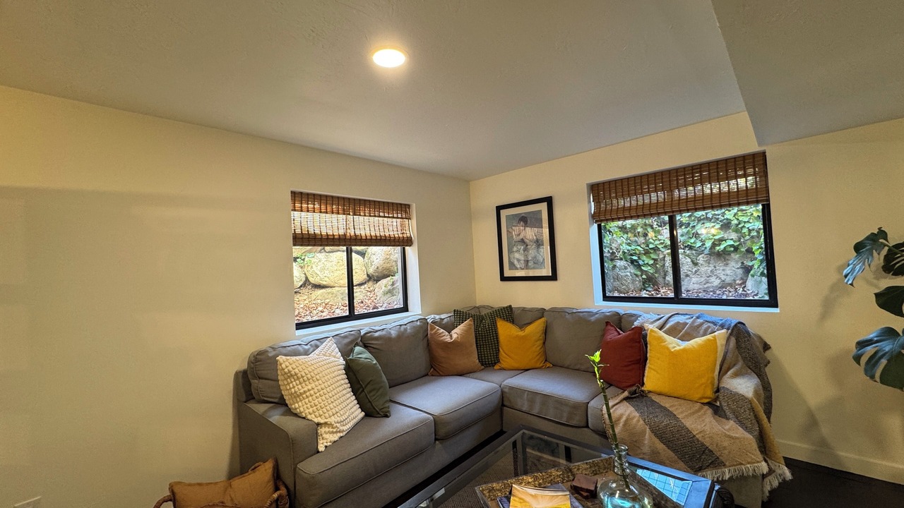 Photo of Livingroom in Highland