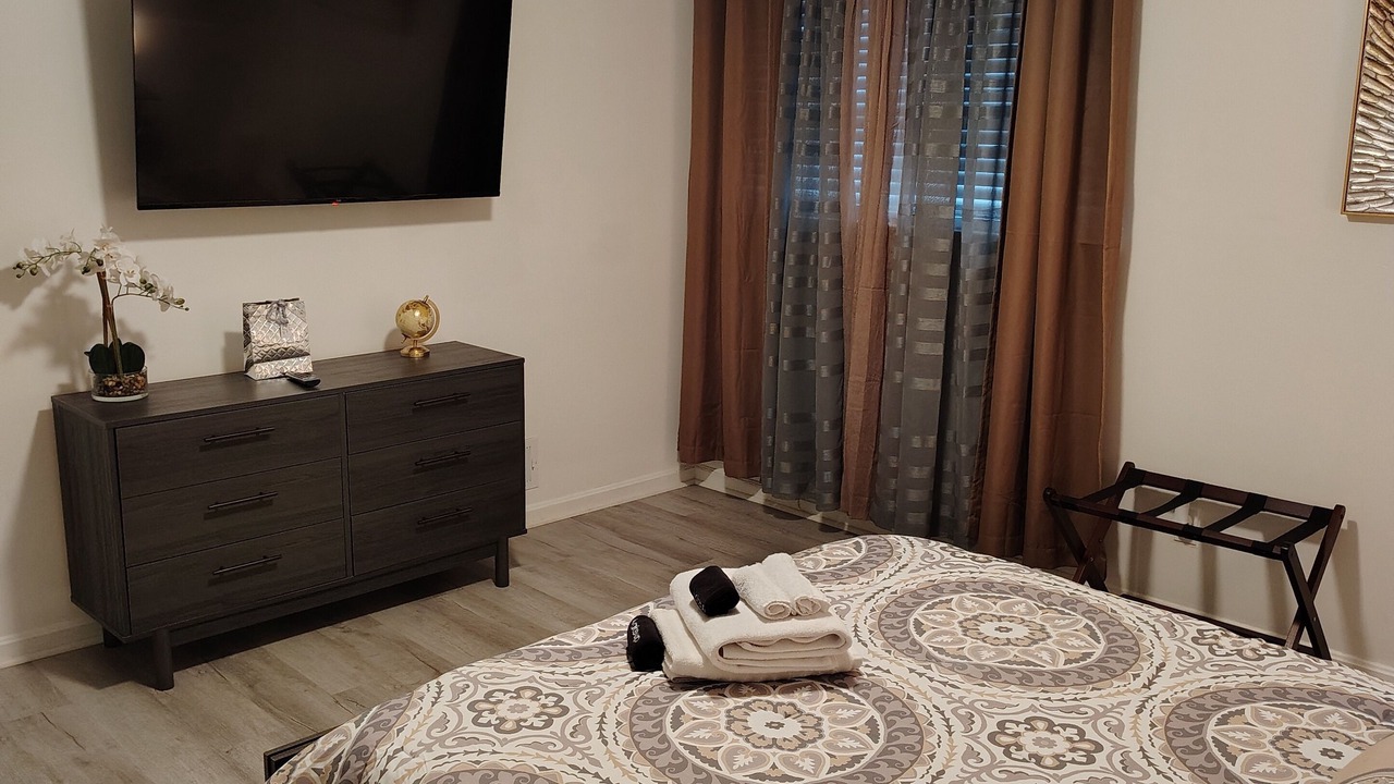 Photo of Bedroom in Crestline Heights