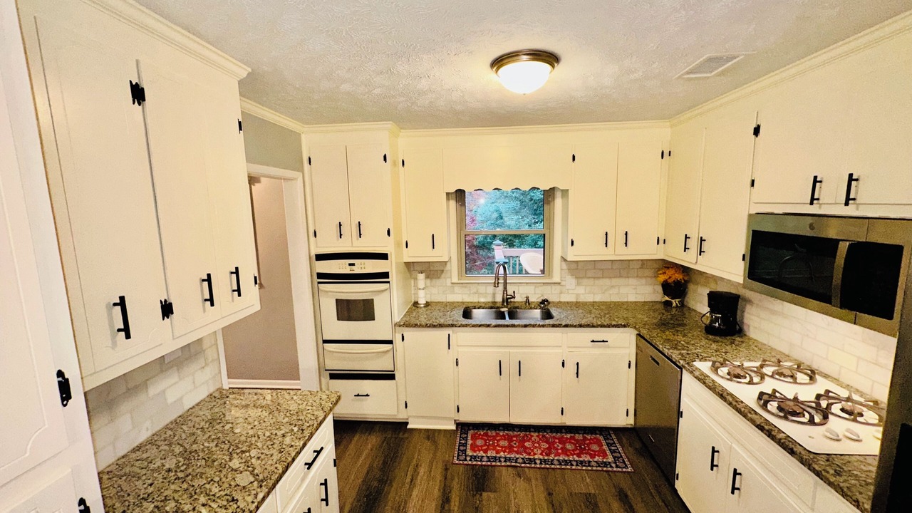 Photo of Kitchen in Acworth