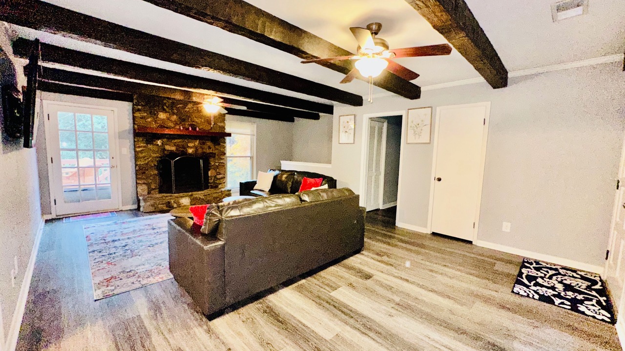 Photo of Livingroom in Acworth