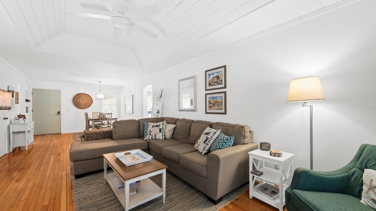 Photo of Livingroom in Seabrook Island