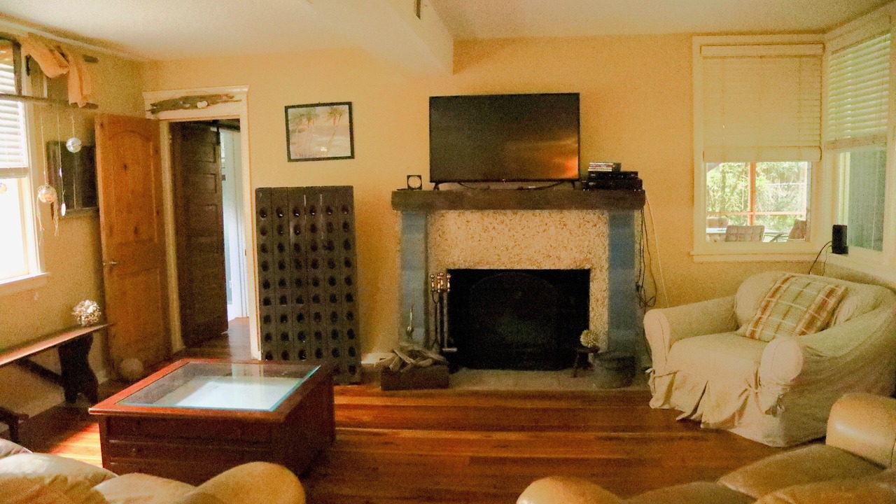 Photo of Livingroom in East Beach