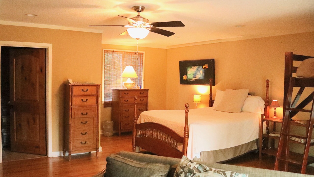 Photo of Bedroom in East Beach