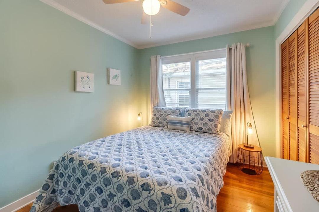 Photo of Bedroom in Long Beach