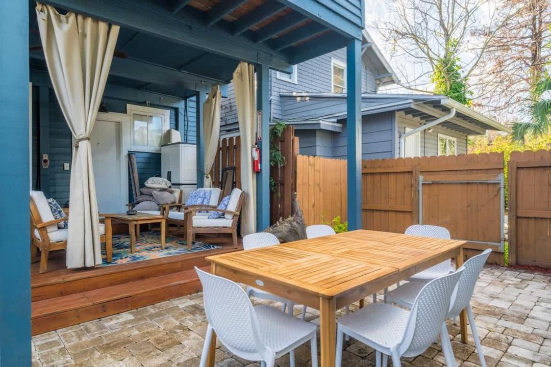 Photo of Patio Balcony in Riverside