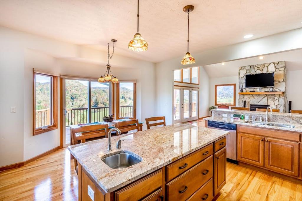 Photo of Kitchen in River Ridge