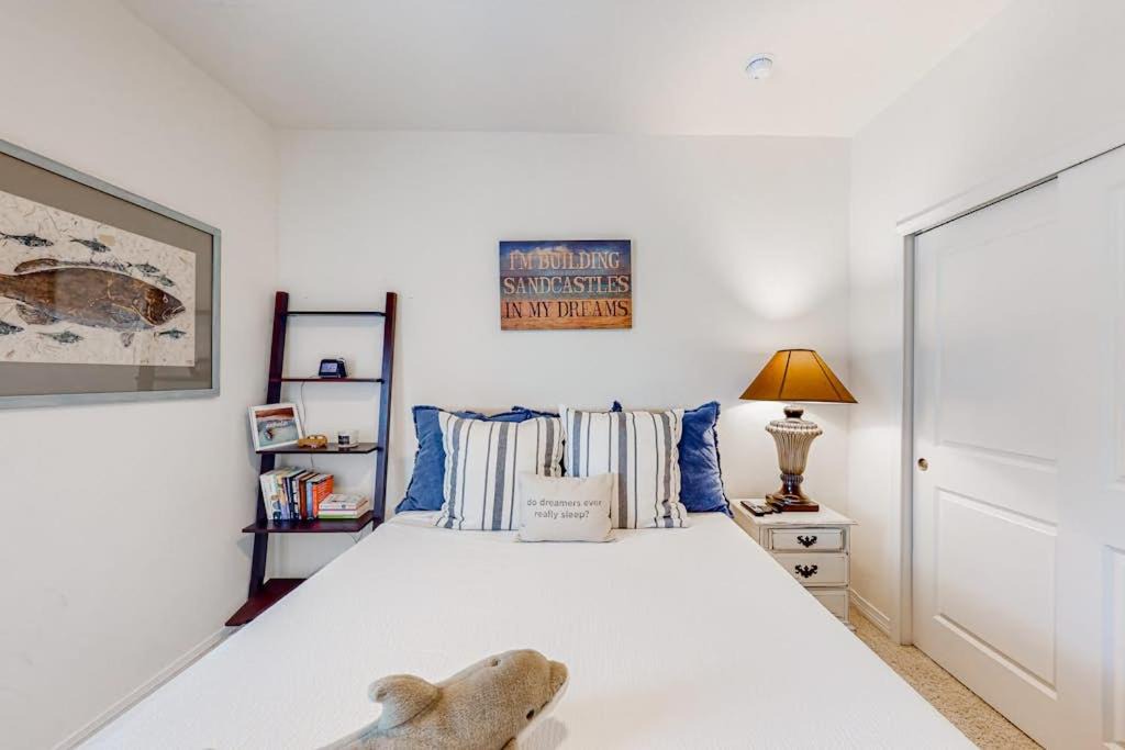 Photo of Bedroom in Ono Island