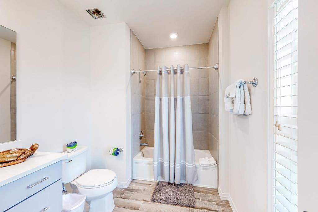 Photo of Bathroom in Ono Island