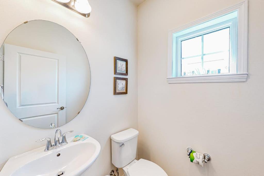Photo of Bathroom in Ono Island