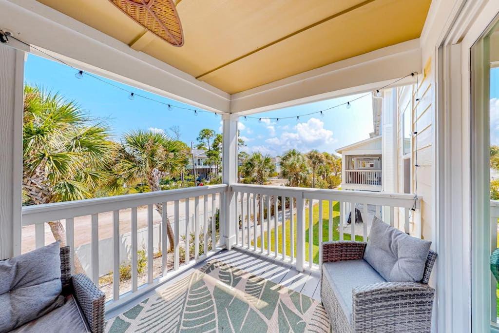 Photo of Patio Balcony in Ono Island