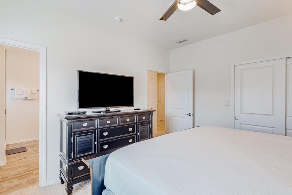Photo of Bedroom in Ono Island