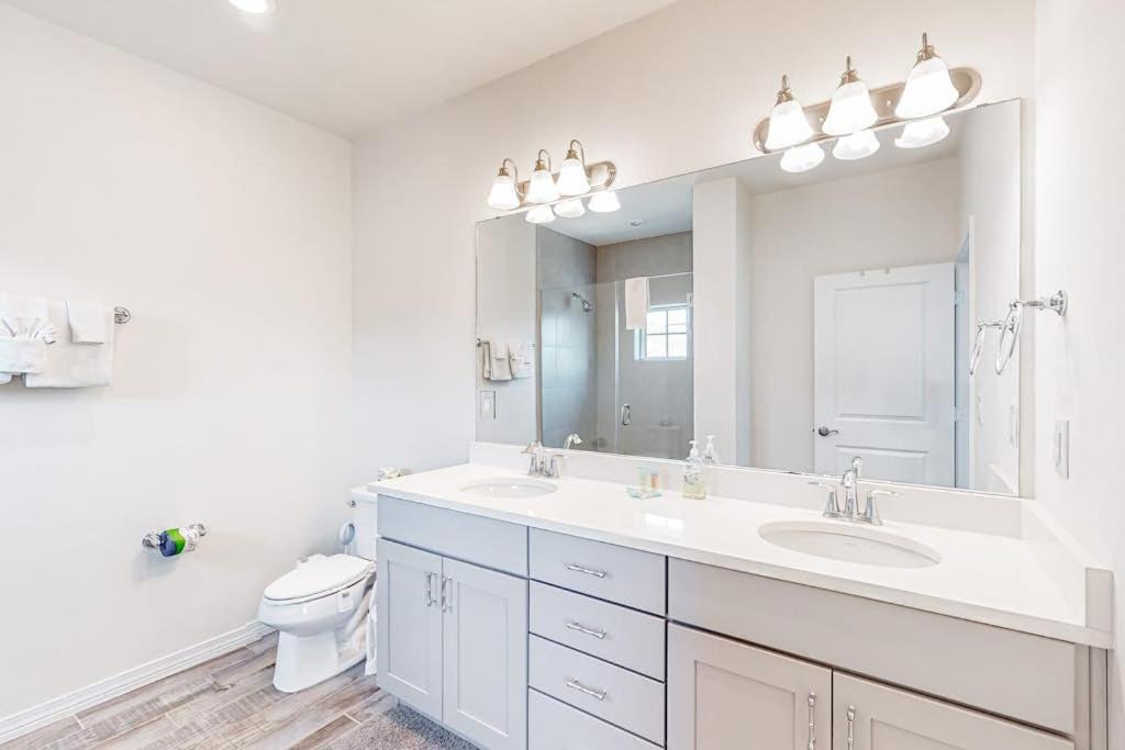 Photo of Bathroom in Ono Island