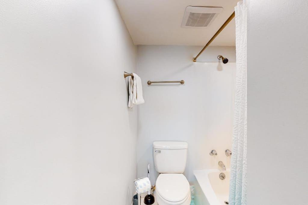 Photo of Bathroom in Sunnyside