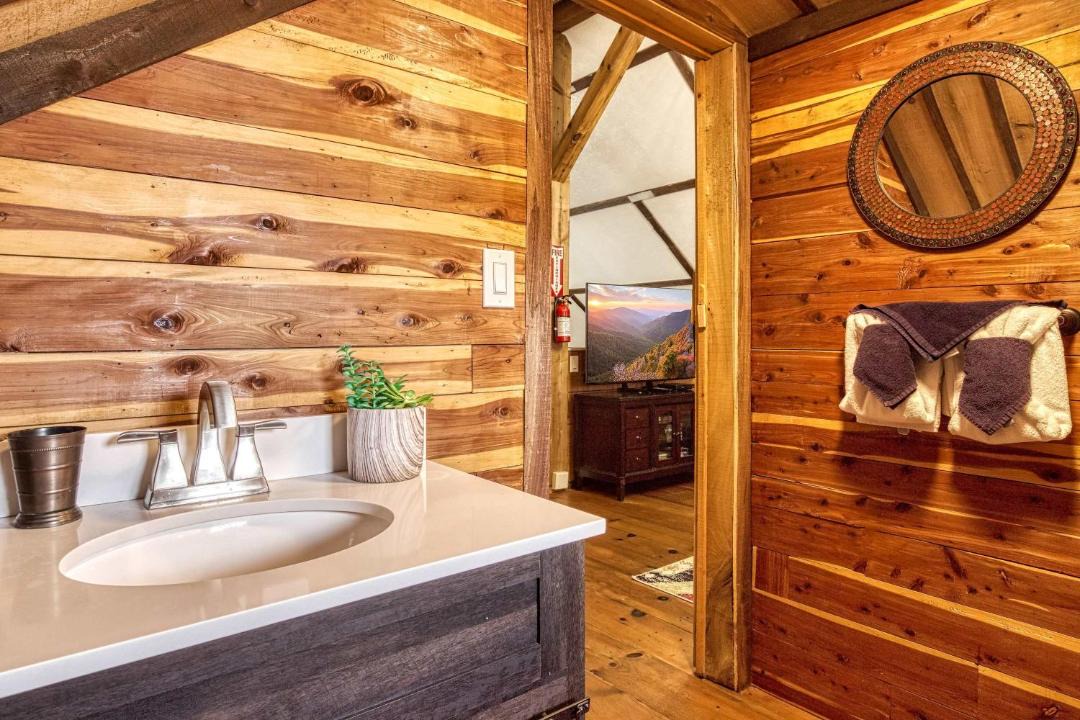 Photo of Bathroom in Kodak