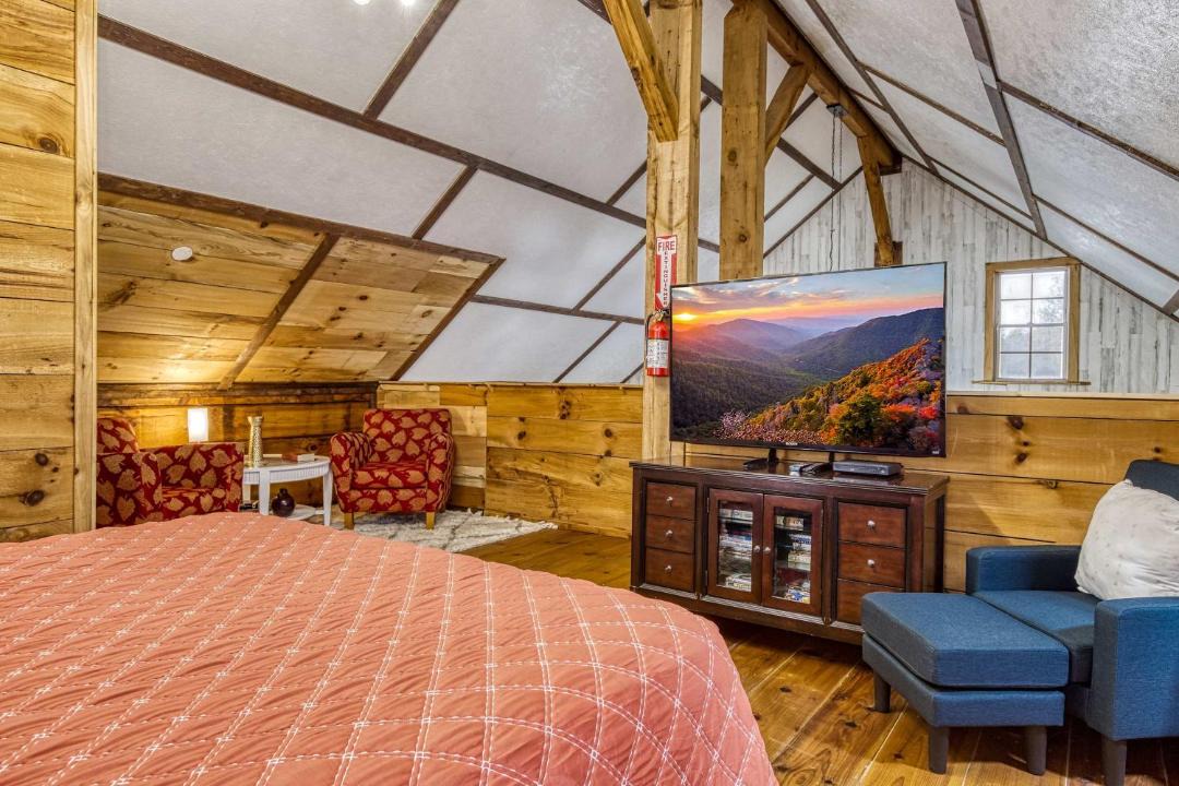 Photo of Bedroom in Kodak