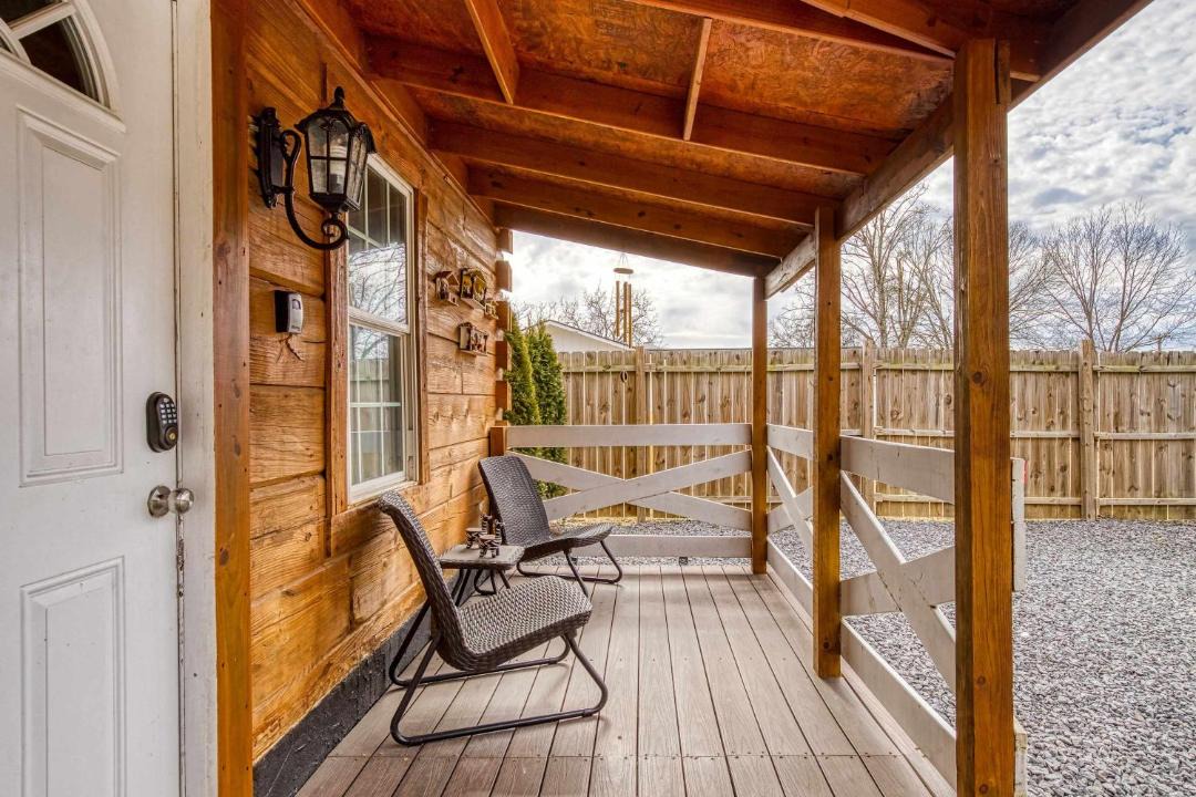 Photo of Patio Balcony in Kodak