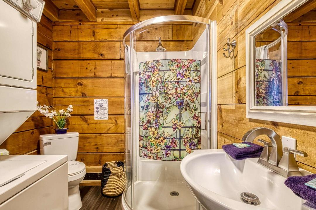 Photo of Bathroom in Kodak