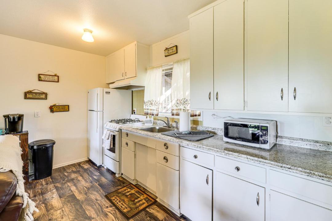 Photo of Kitchen in Running Springs