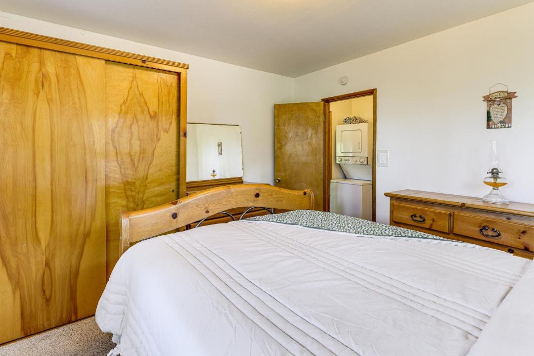 Photo of Bedroom in Running Springs