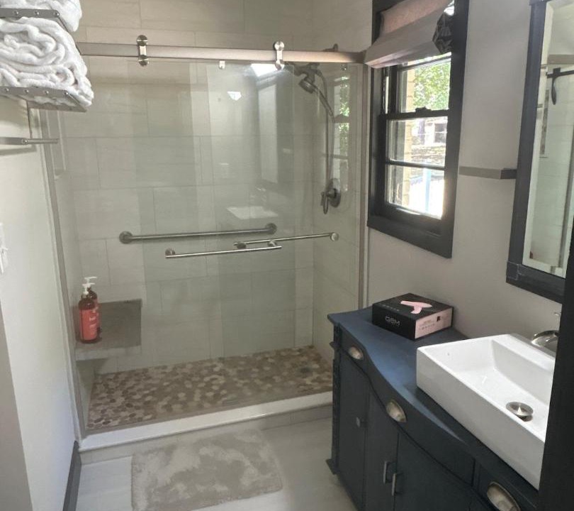 Photo of Bathroom in Morrow