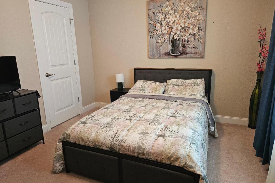 Photo of Bedroom in Centerville