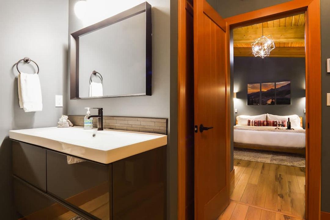 Photo of Bathroom in Glacier