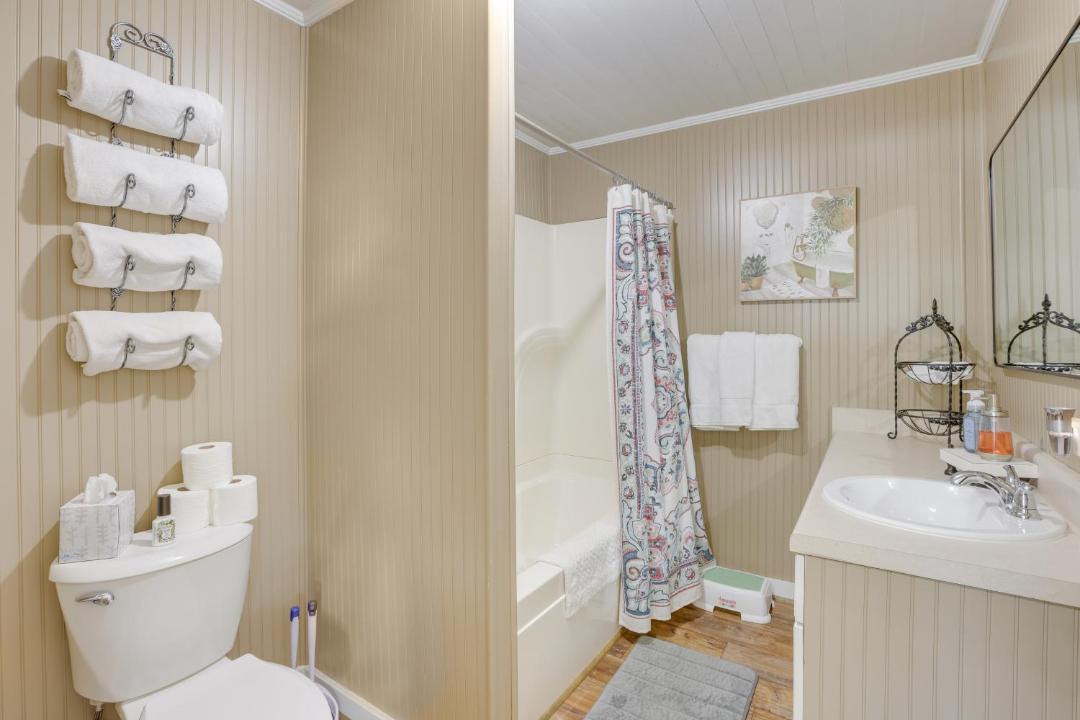 Photo of Bathroom in Lineville