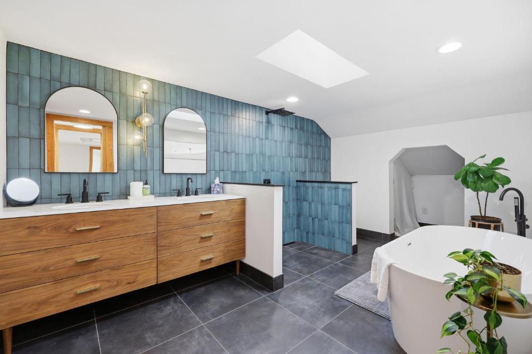 Photo of Bathroom in Alexander