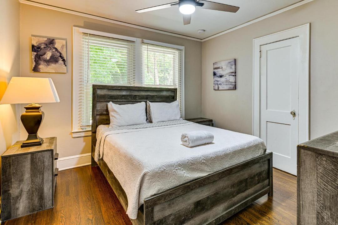 Photo of Bedroom in Wesley Heights