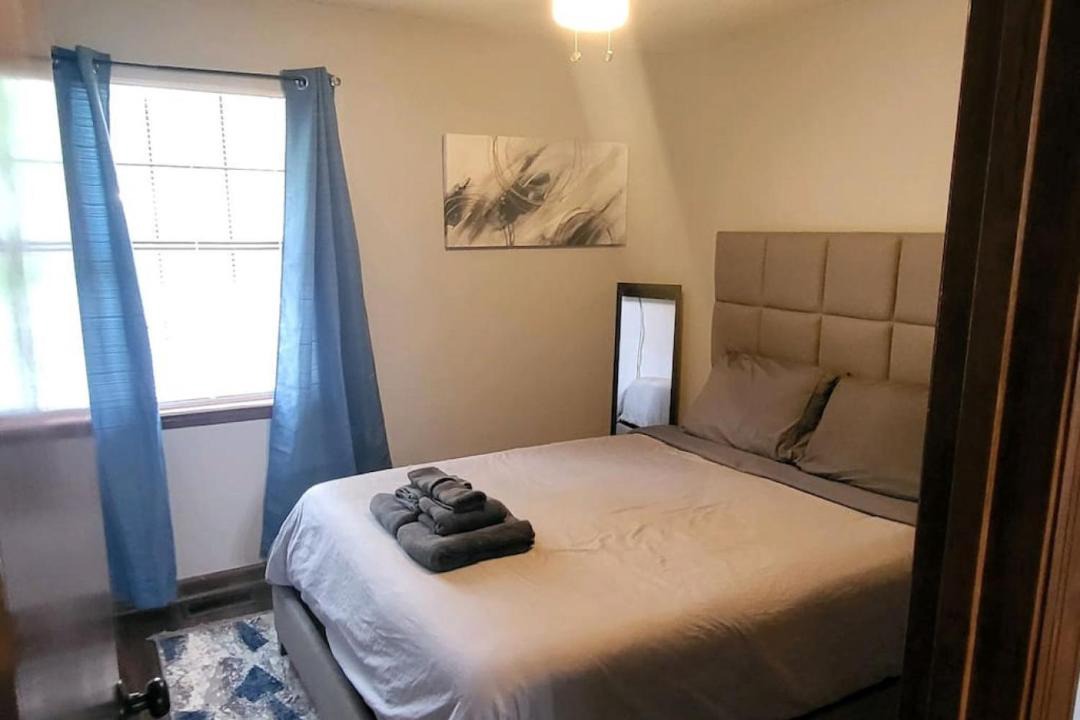 Photo of Bedroom in Riverdale