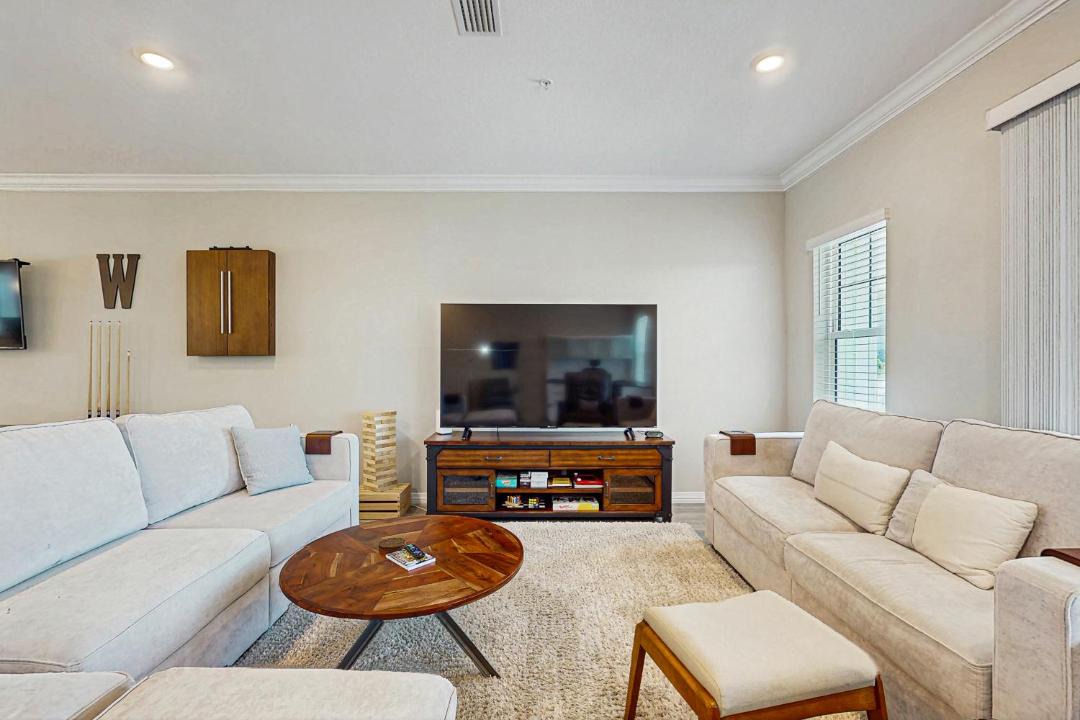 Photo of Livingroom in Ono Island
