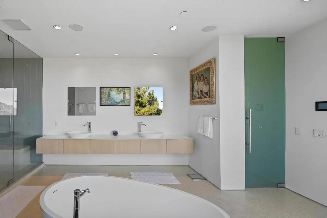 Photo of Bathroom in Malibu