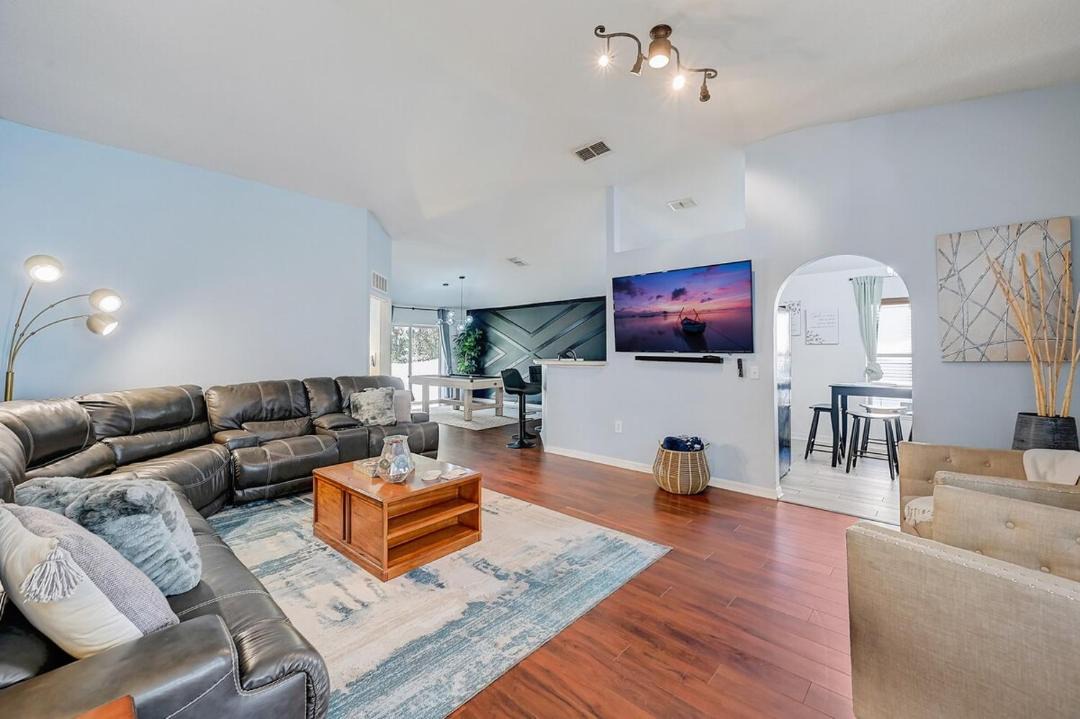 Photo of Livingroom in Westside