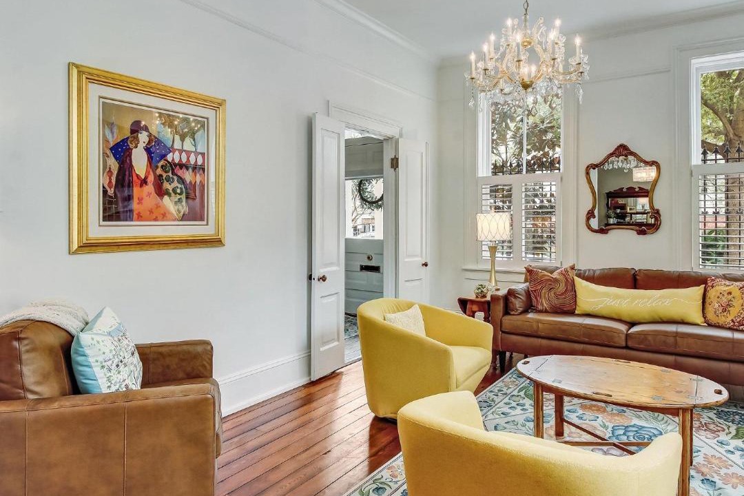 Photo of Livingroom in Historic District - North