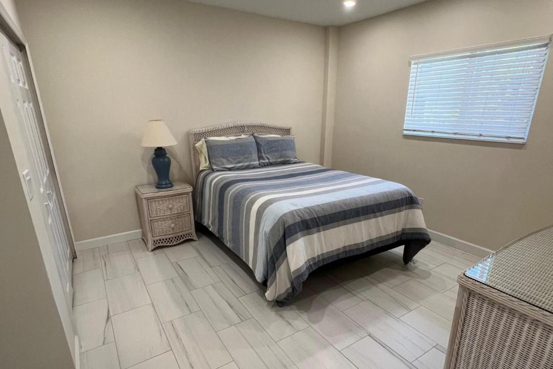 Photo of Bedroom in Mid Island