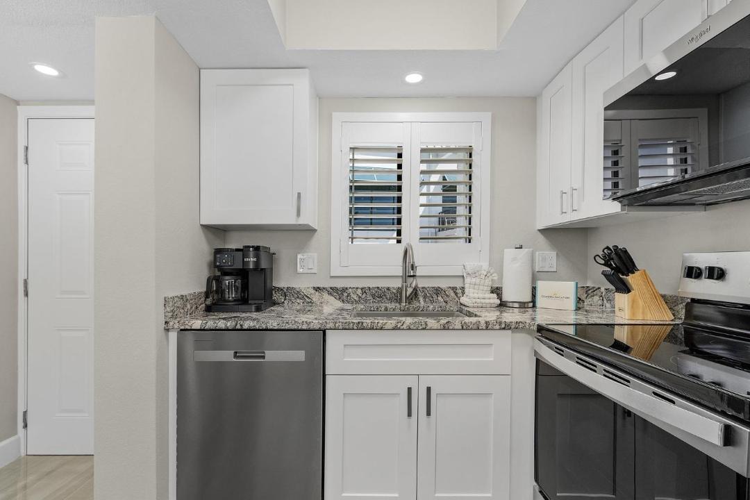 Photo of Kitchen in Mid Island