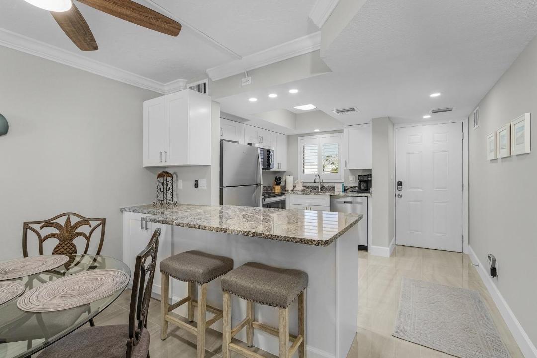 Photo of Kitchen in Mid Island