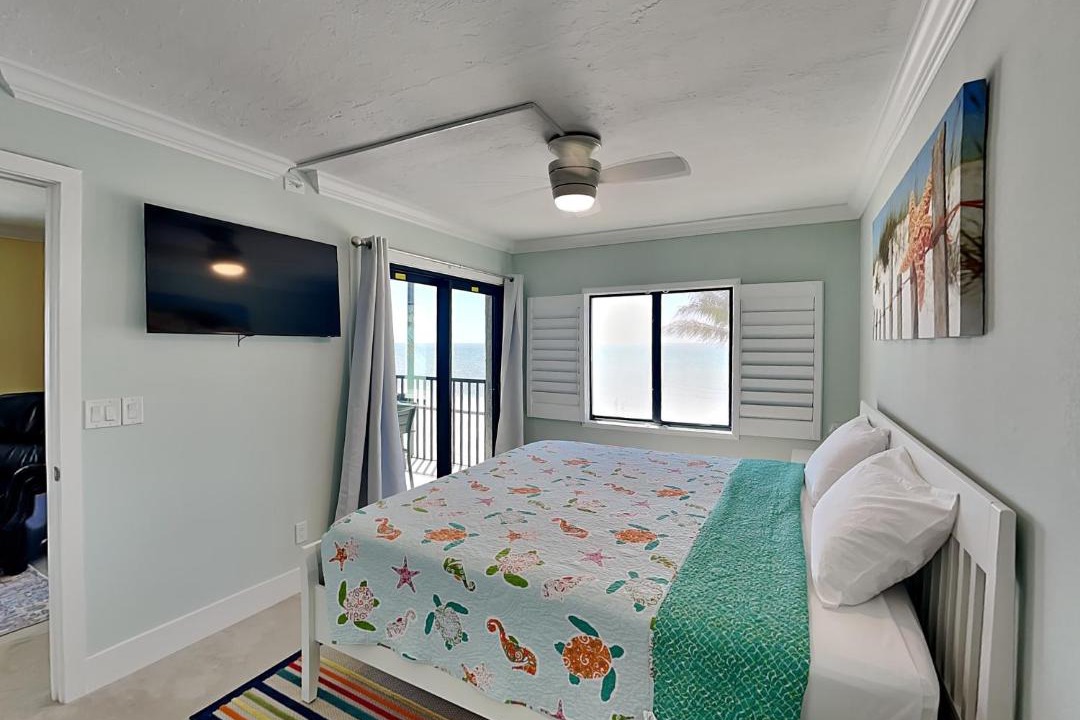 Photo of Bedroom in Mid Island