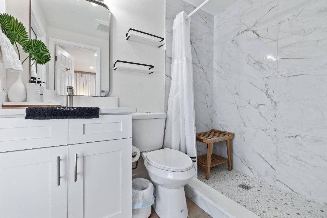 Photo of Bathroom in Embassy Hills