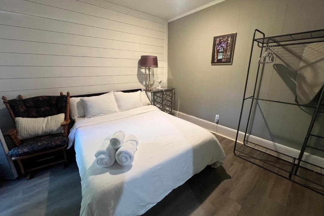 Photo of Bedroom in Green Acres