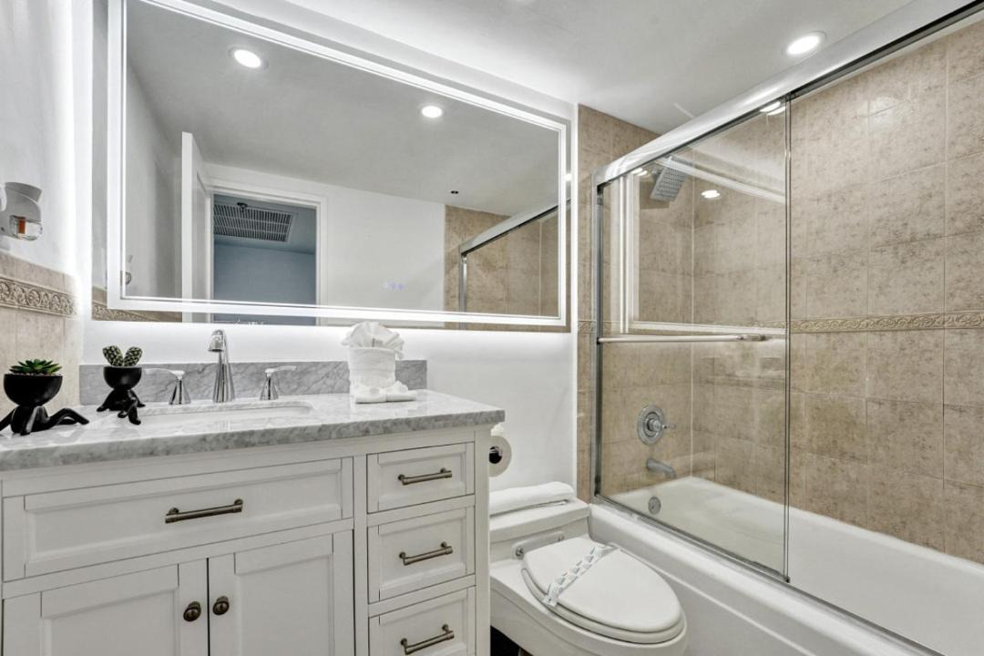 Photo of Bathroom in Mid Beach